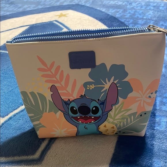 Disney Stitch Kids Accessory Pouch - Blue and Cream - Picture 1 of 4